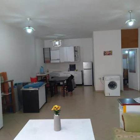 Furnished 1 Bedroom In Kyengritja Διαμέρισμα *
