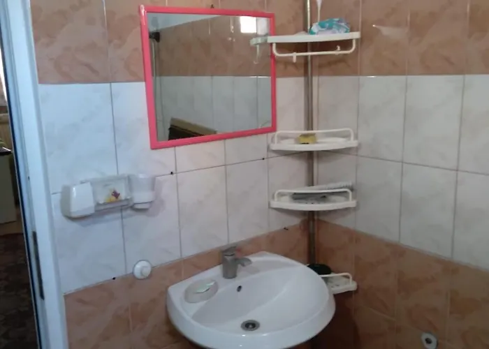 Furnished 1 Bedroom In Kyengritja